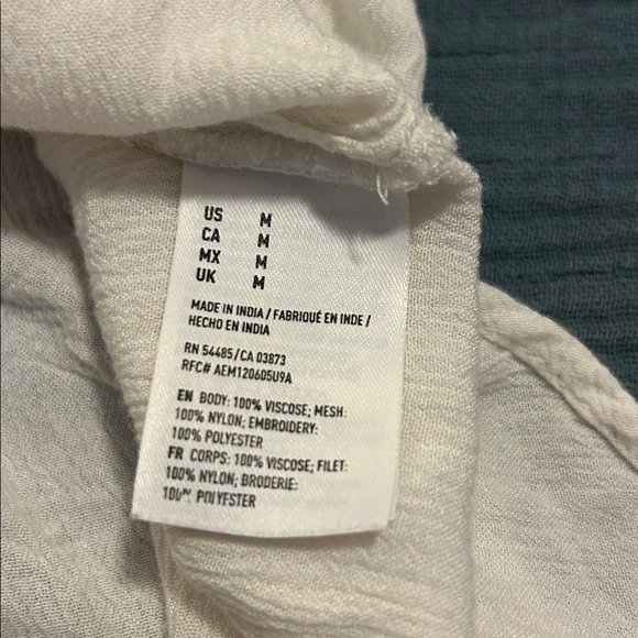 American Eagle Womens Cream Lace Blouse Bell Sleeves Lace Cuffs Boho Fairy Femme - Picture 15 of 16